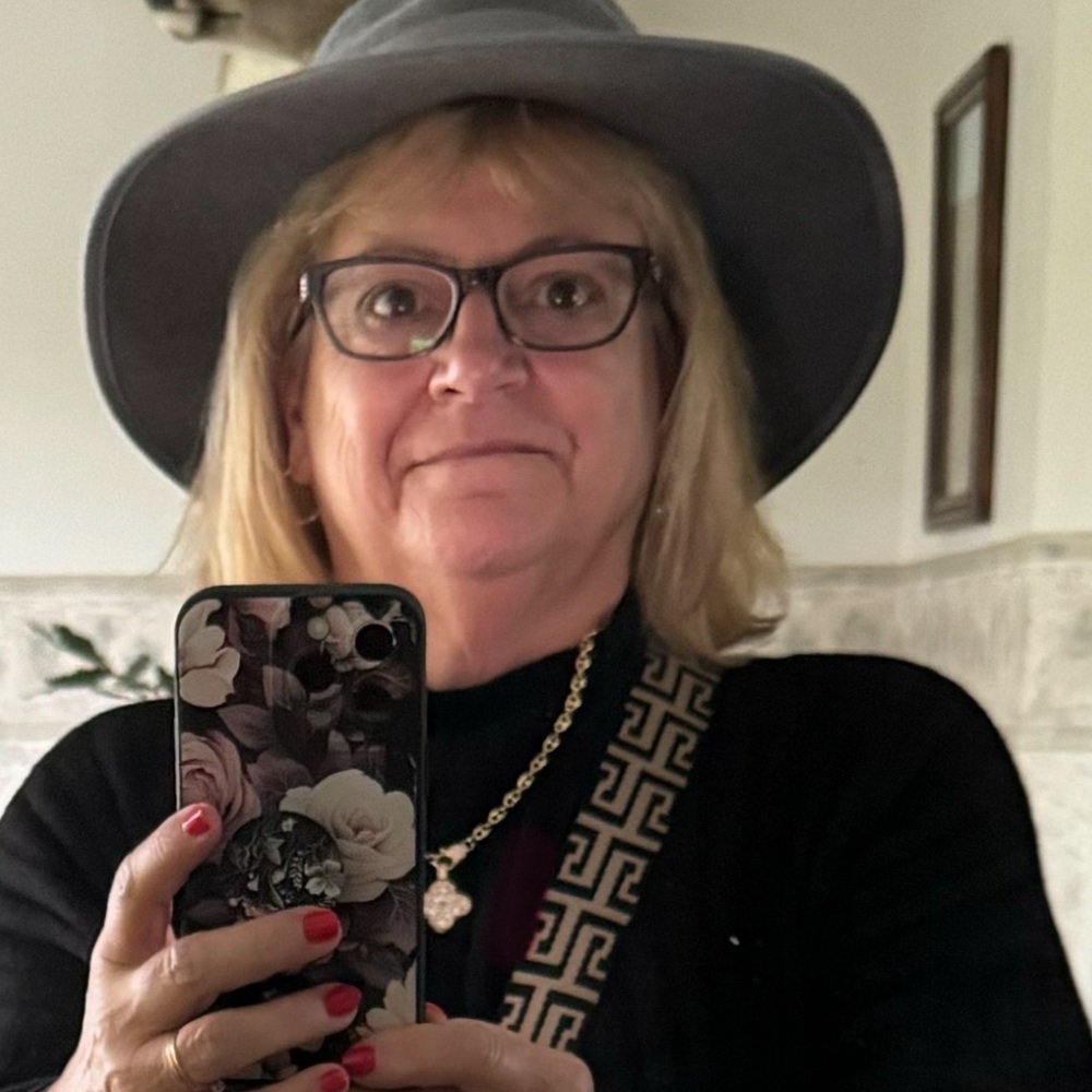 Meet your Posher, Stacy